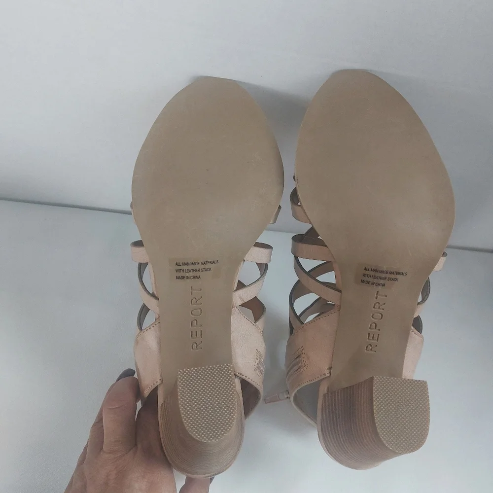 Report‎ women's roux criss cross strap block heel 8.5